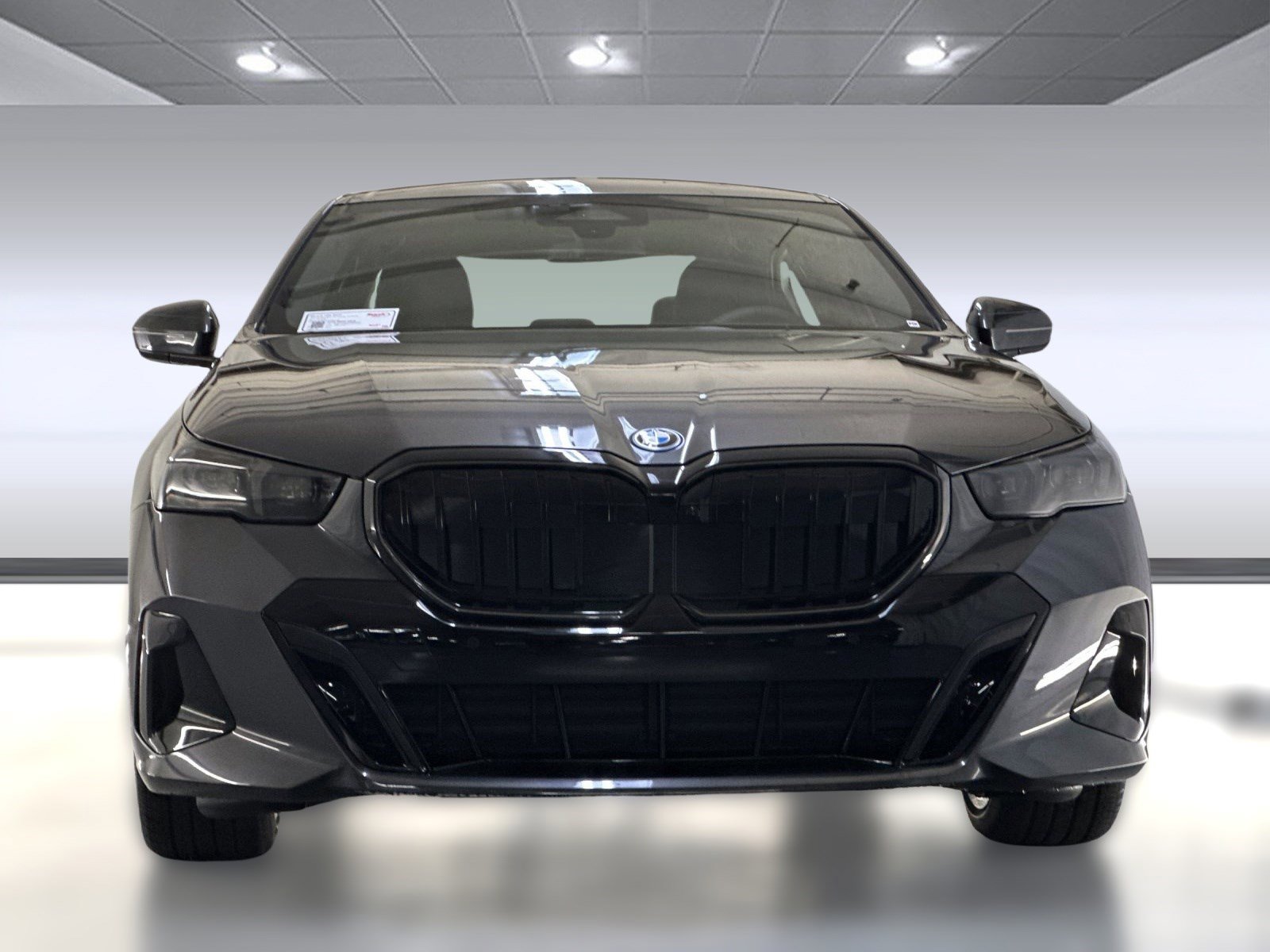 New 2026 BMW 550e xDrive w/ Premium Package image 5