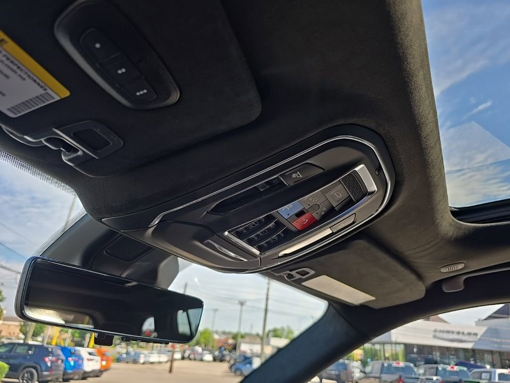 New 2026 Jeep Grand Cherokee Summit AWD/4WD image 18
