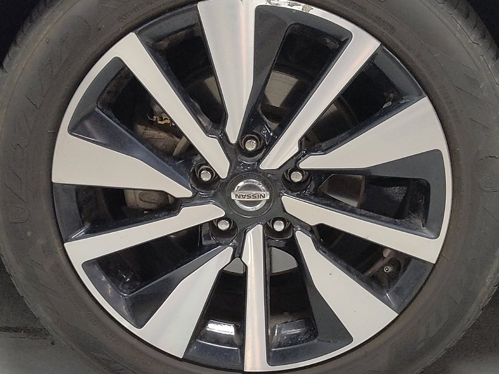Used 2021 Nissan Sentra SV w/ SV Premium Package FWD image 31