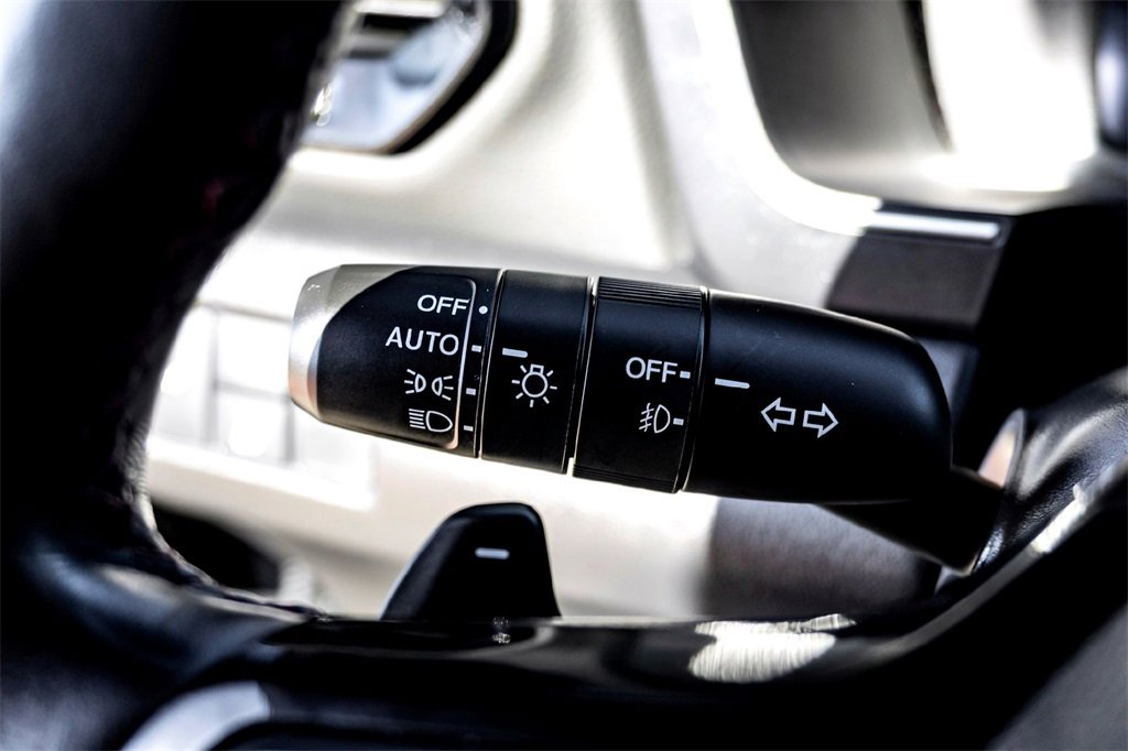 Used 2025 Honda Pilot Black Edition image 19