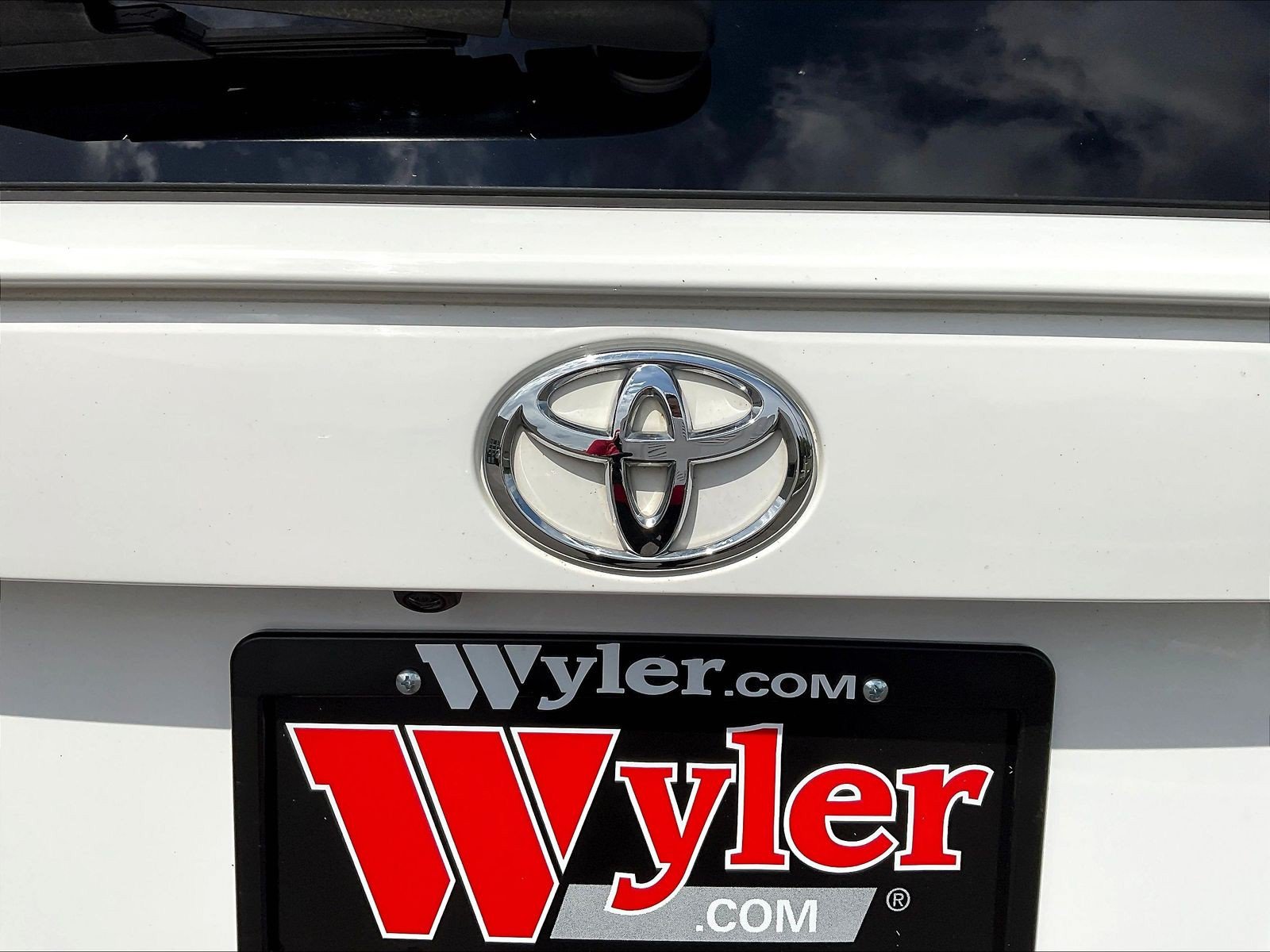Used 2019 Toyota RAV4 LE AWD/4WD image 24