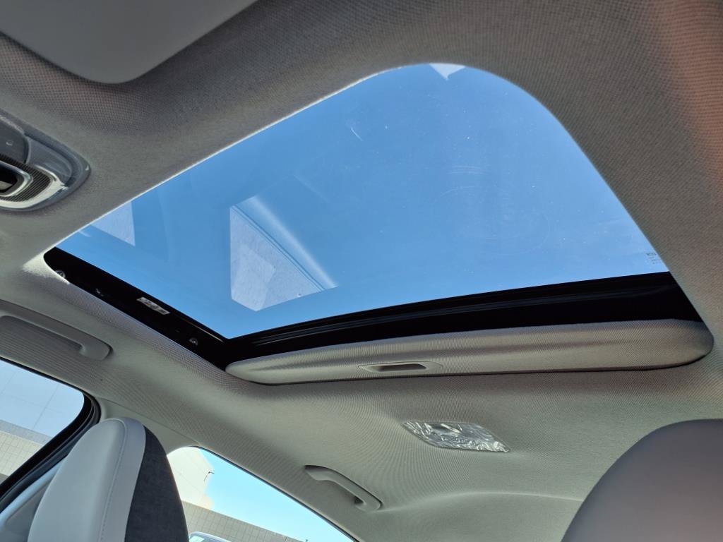 New 2025 Hyundai Elantra Limited FWD image 5