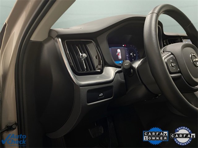 Used 2025 Volvo XC60 B5 Core image 25