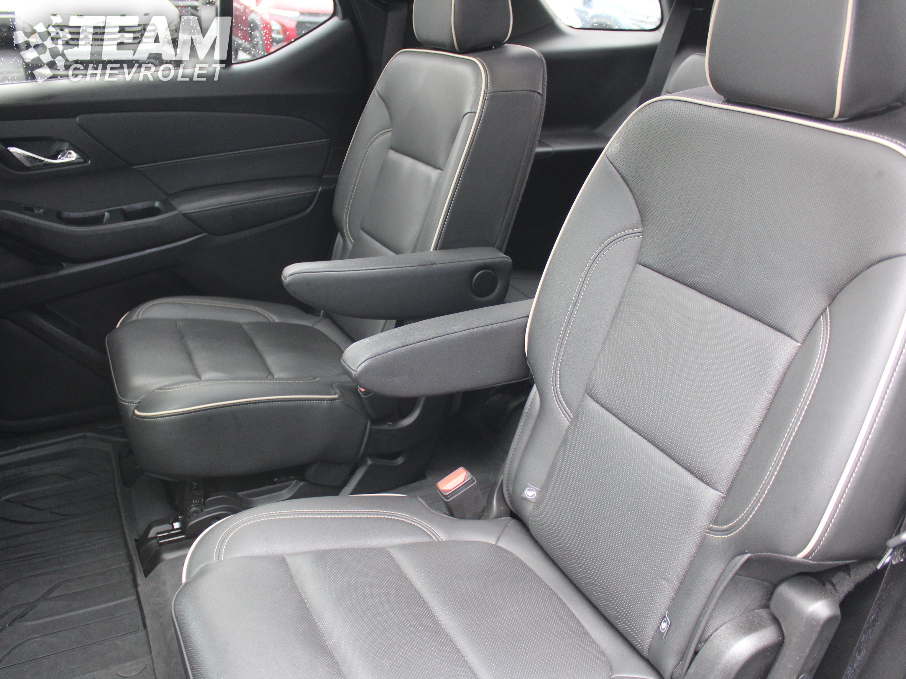 Used 2022 Chevrolet Traverse Premier w/ Redline Edition AWD/4WD image 26