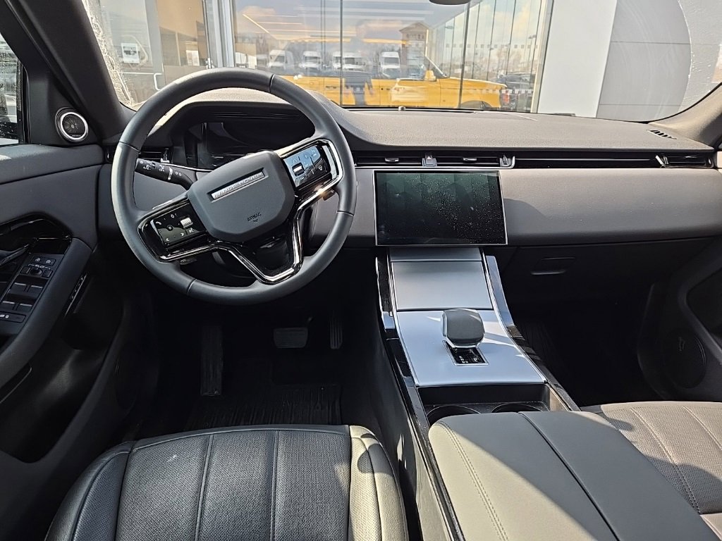 Used 2025 Land Rover Range Rover Evoque S image 13