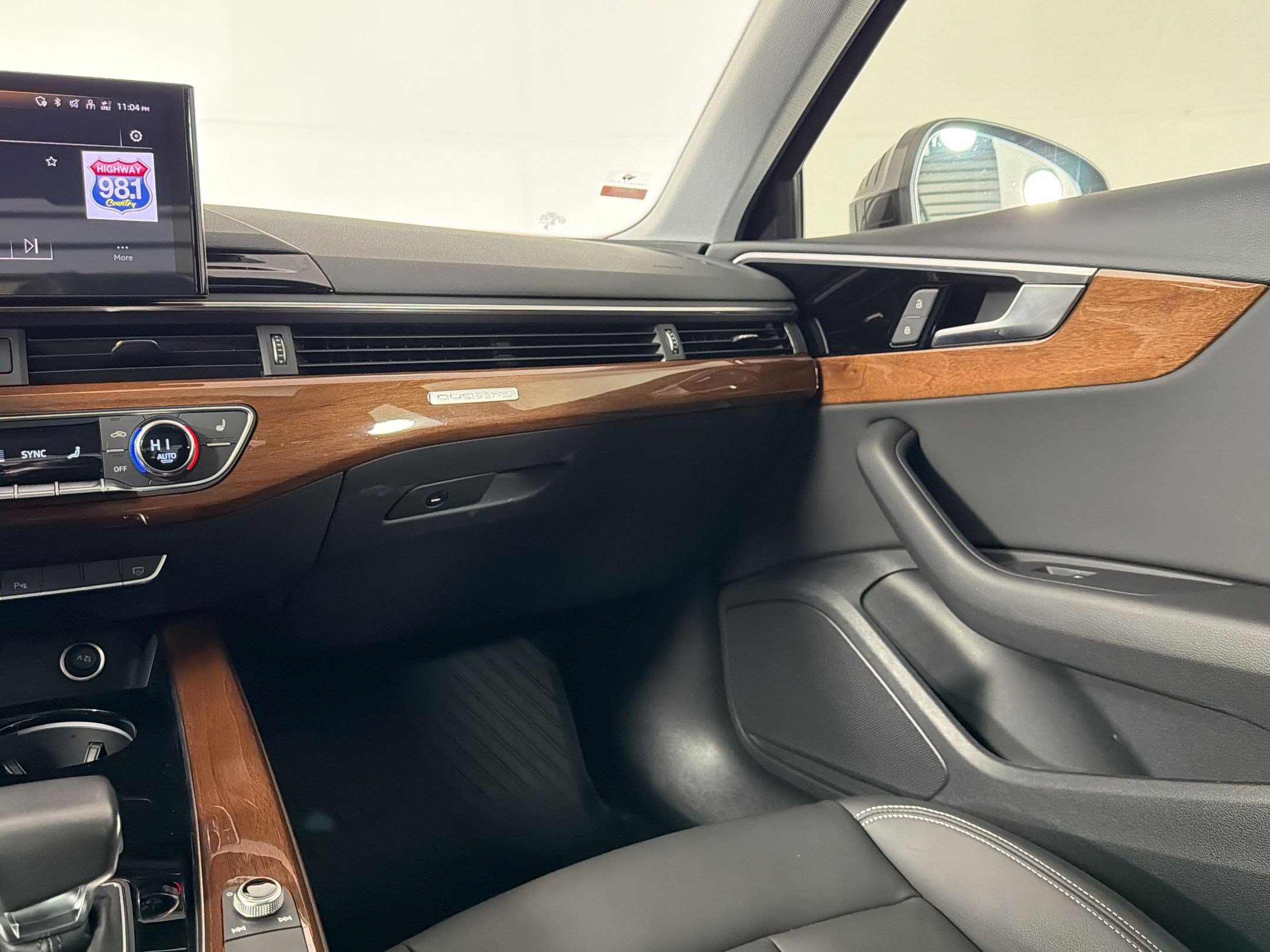 Used 2023 Audi A4 2.0T Premium w/ Convenience Package image 28