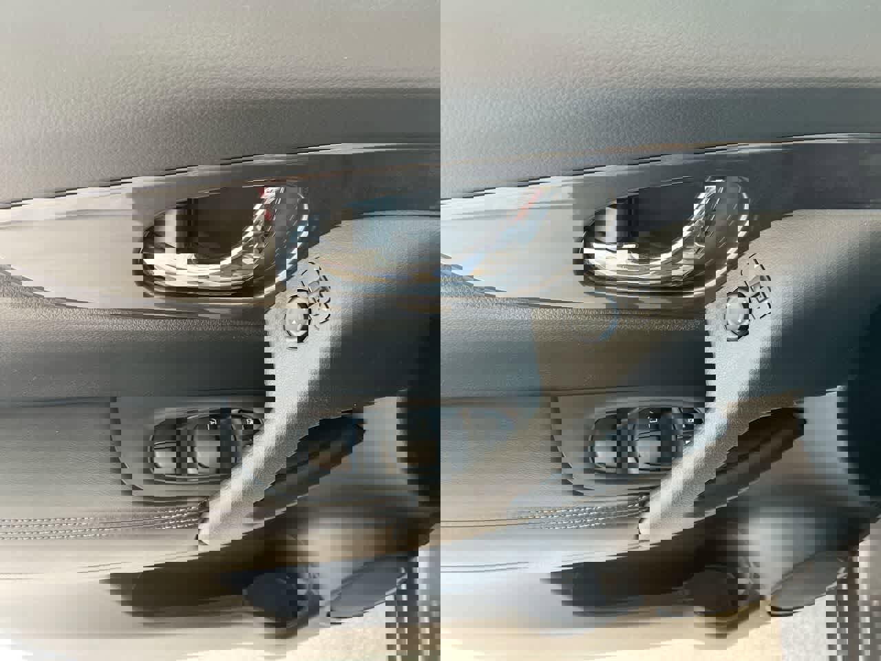 Used 2020 Nissan Rogue S w/ Special Edition Package image 15