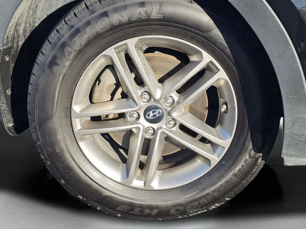 Used 2017 Hyundai Santa Fe Sport w/ 2.4L Value Package 06 image 17