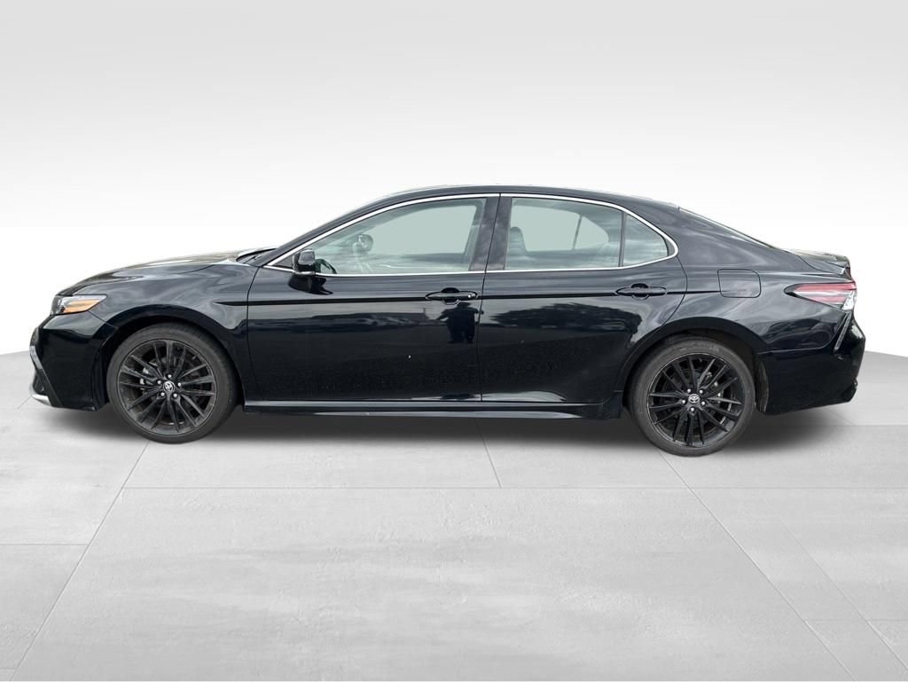 Used 2024 Toyota Camry XSE FWD image 2