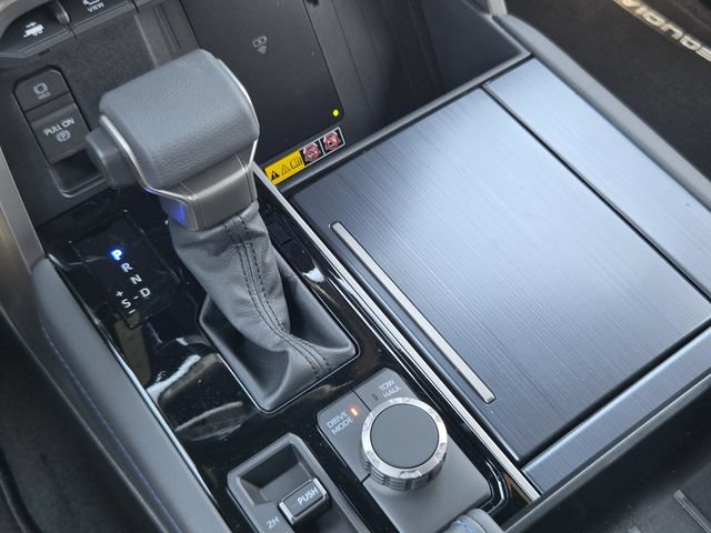 New 2026 Toyota Sequoia Platinum AWD/4WD image 17