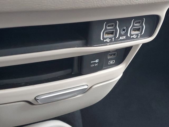Used 2022 Chrysler Pacifica Touring-L AWD/4WD image 30