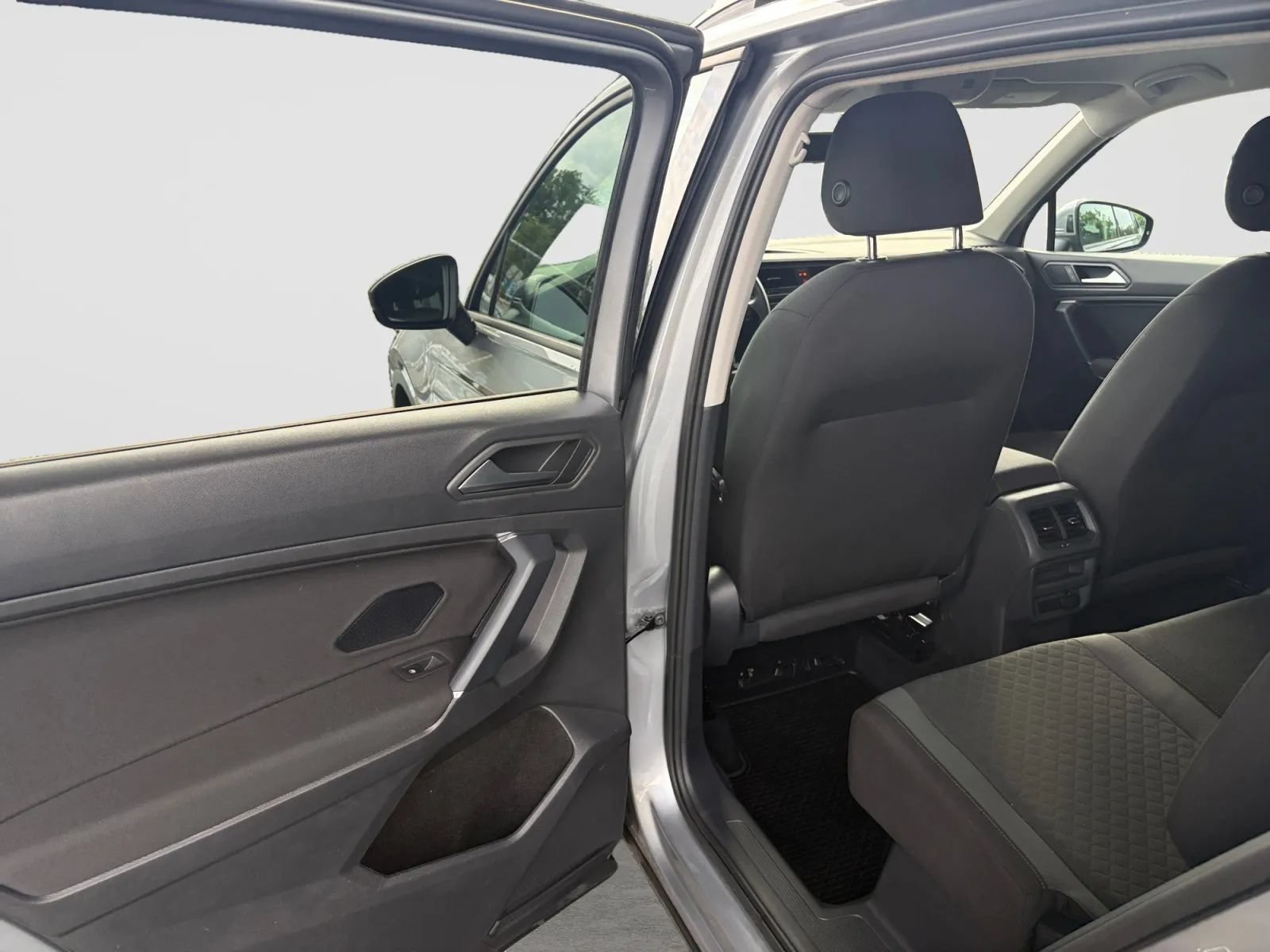 Used 2020 Volkswagen Tiguan S w/ 3rd Row Seat Package AWD/4WD image 14