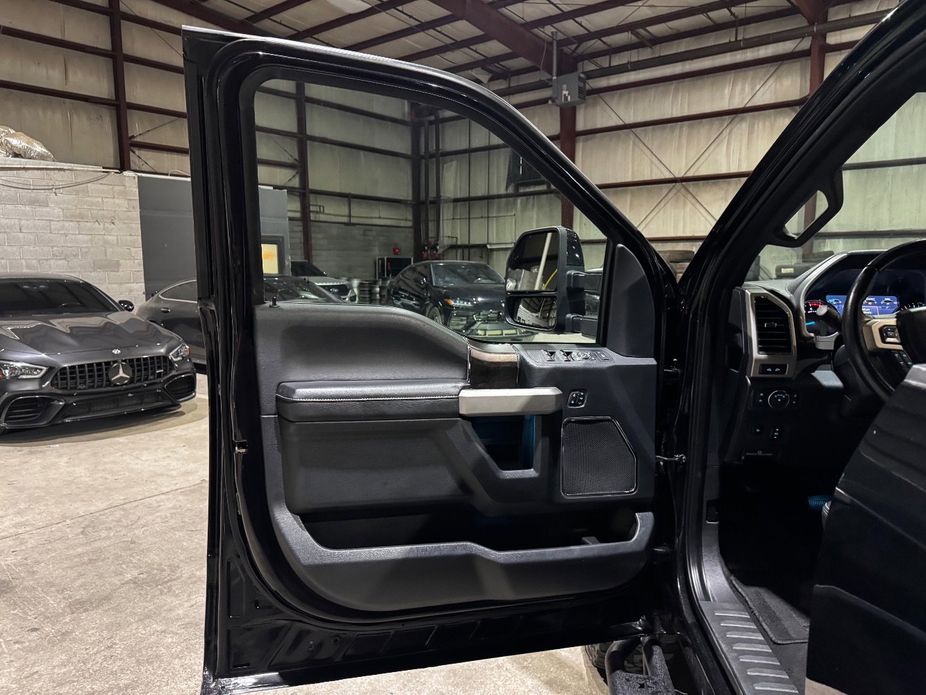Used 2022 Ford F250 Lariat w/ Lariat Ultimate Package image 11