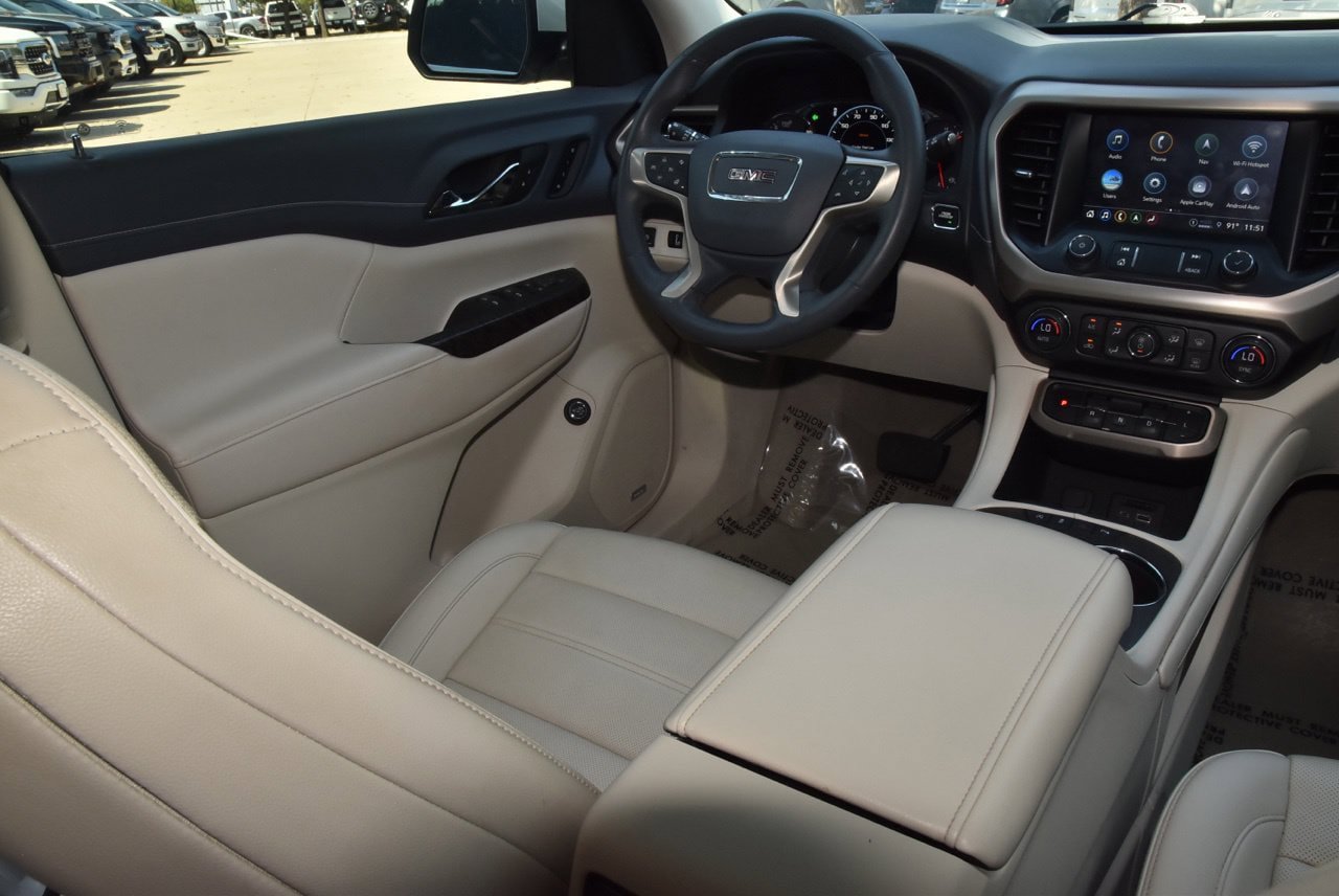 Used 2023 GMC Acadia Denali w/ Denali Ultimate Package FWD image 16