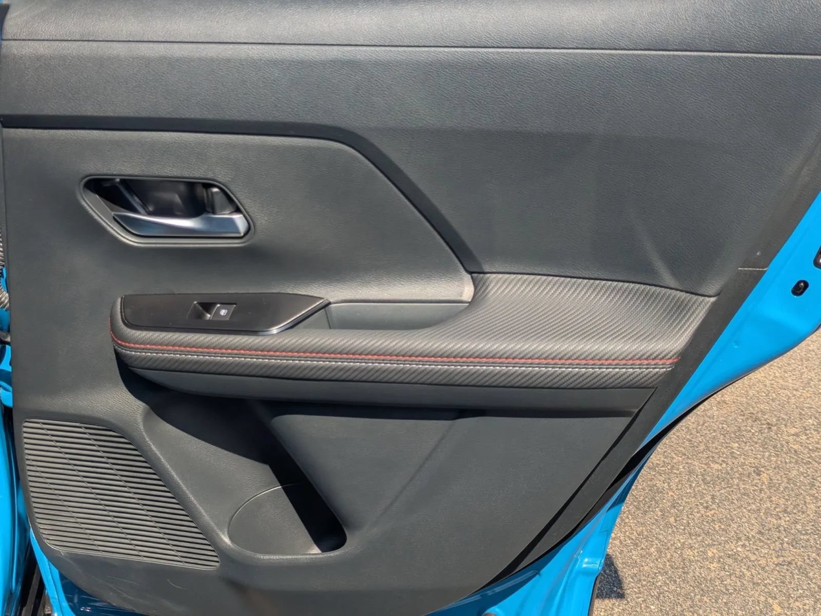 Used 2025 Nissan Kicks SR FWD image 15