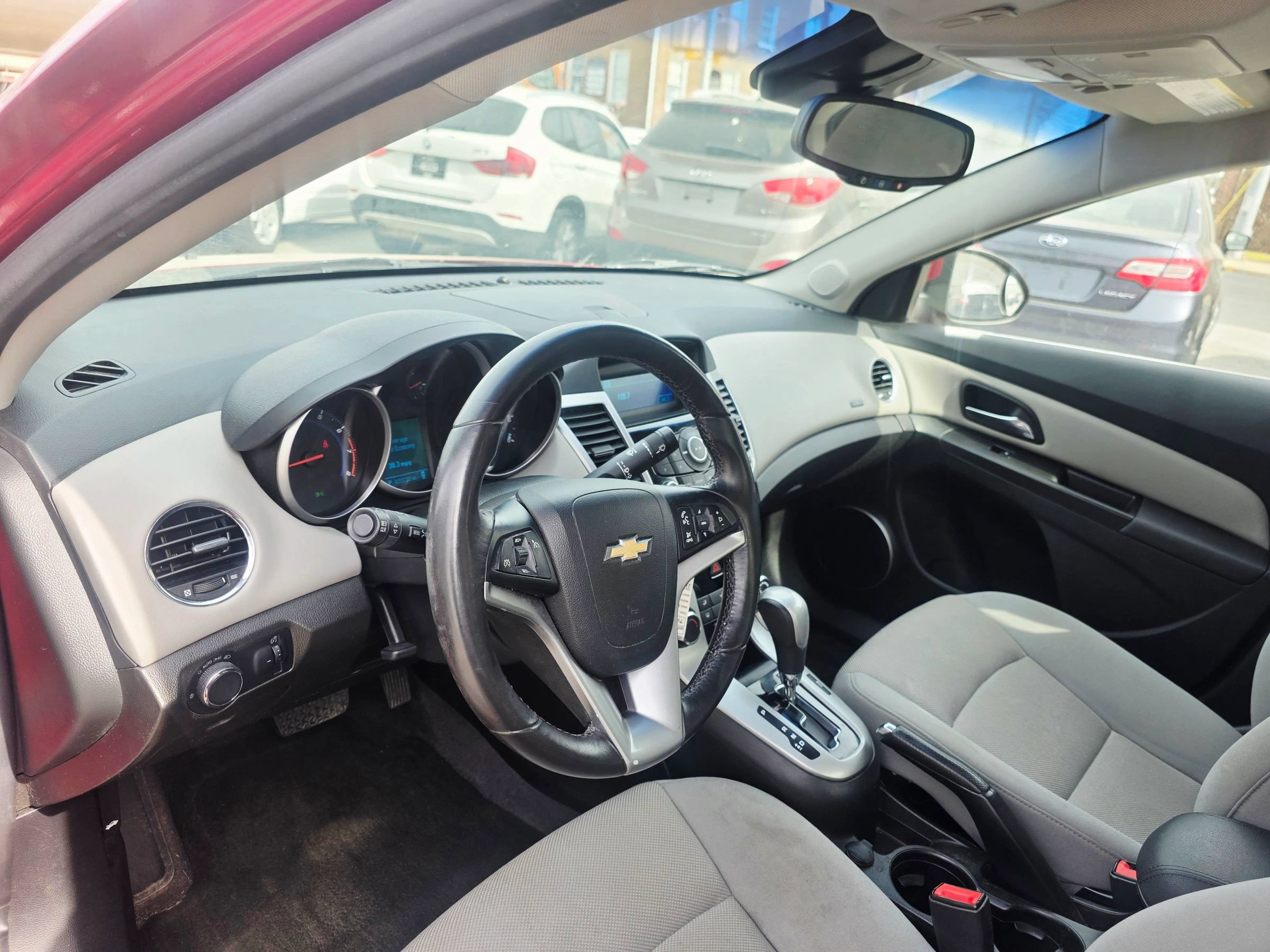 Used 2012 Chevrolet Cruze LT FWD image 10