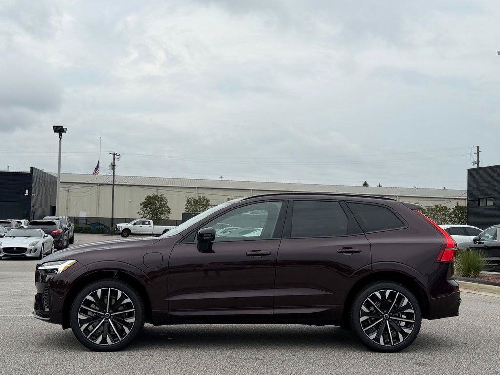 New 2026 Volvo XC60 T8 Ultra w/ Protection Package Premier AWD/4WD image 7