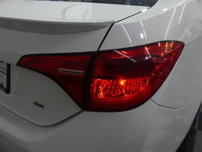 Used 2018 Toyota Corolla SE FWD image 15