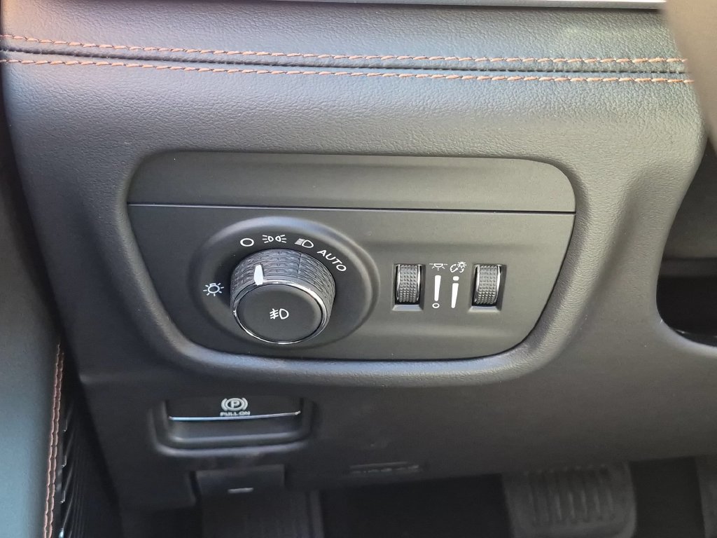 New 2027 Jeep Grand Cherokee Summit AWD/4WD image 18