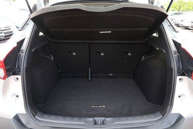 Used 2018 Nissan Kicks SR FWD image 7