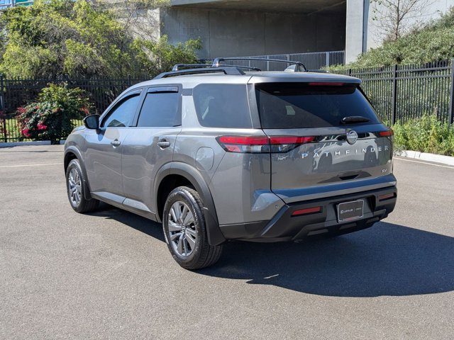 Used 2024 Nissan Pathfinder SV image 8