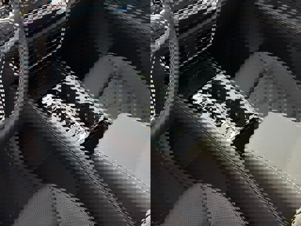 New 2026 Volkswagen Atlas SE image 24