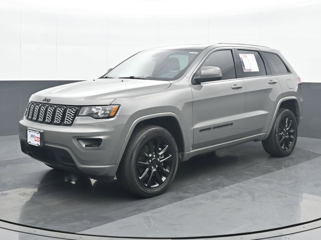 Used 2022 Jeep Grand Cherokee Laredo X image 2