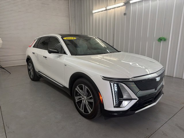 Certified 2024 Cadillac Lyriq Luxury RWD image 1