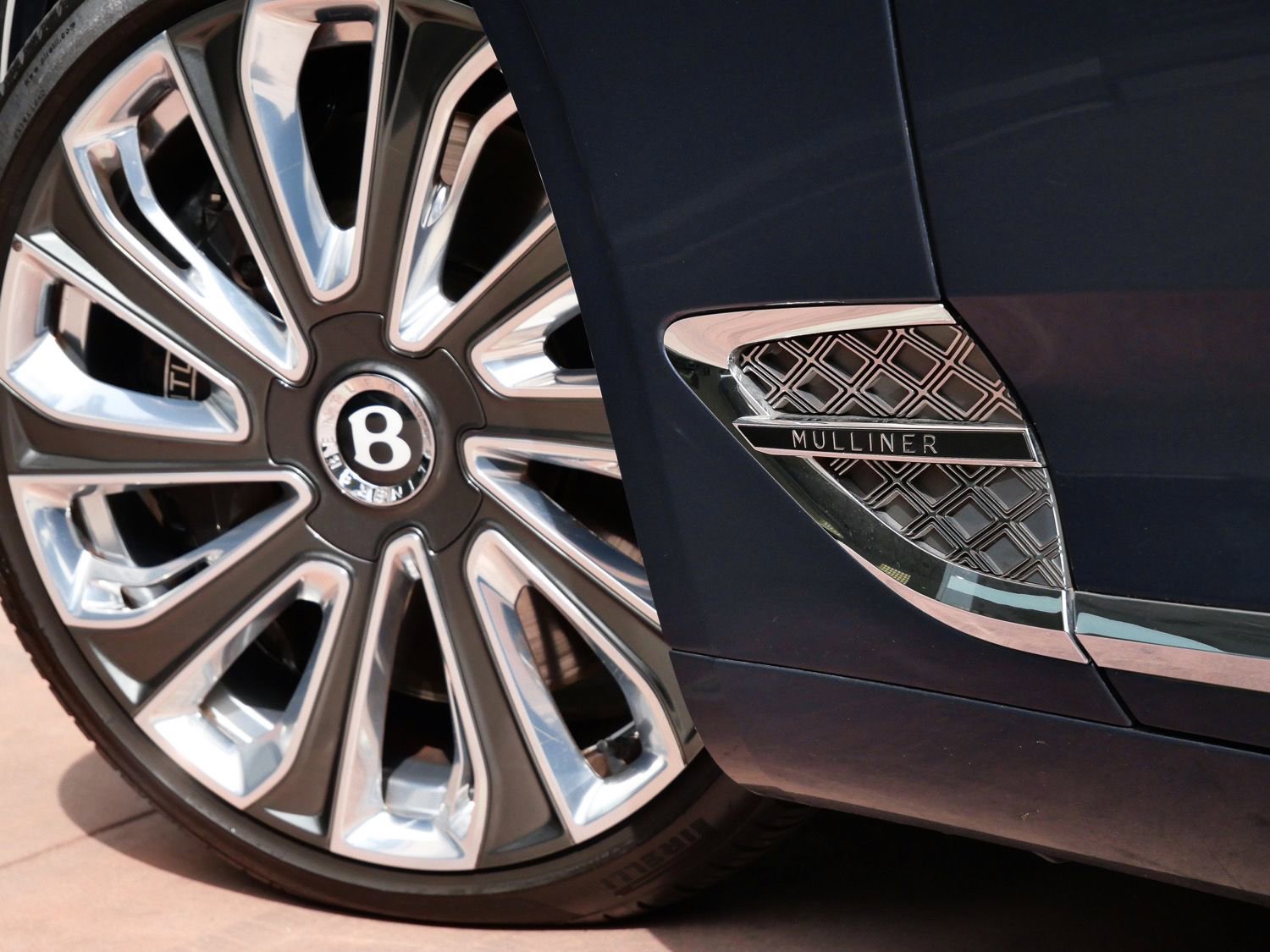 Used 2023 Bentley Continental GT Mulliner image 8