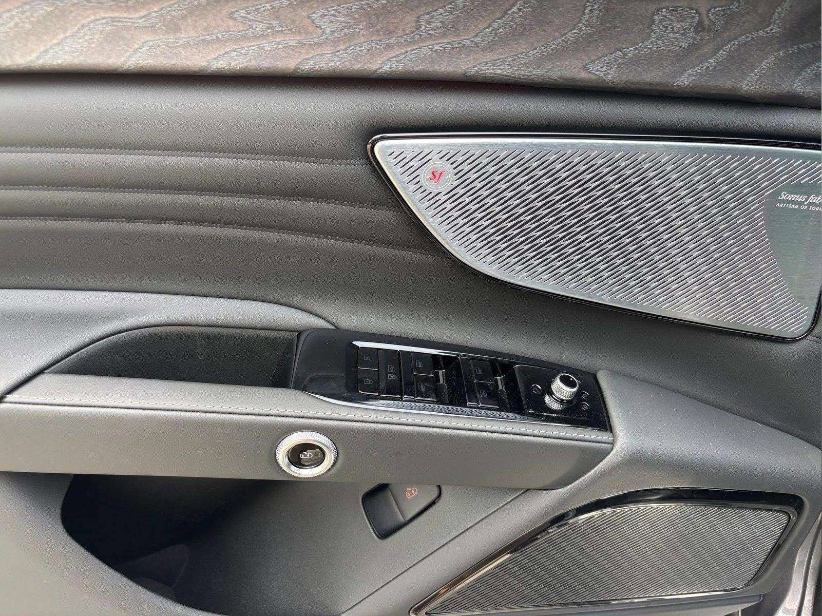 New 2025 Maserati Grecale GT image 17