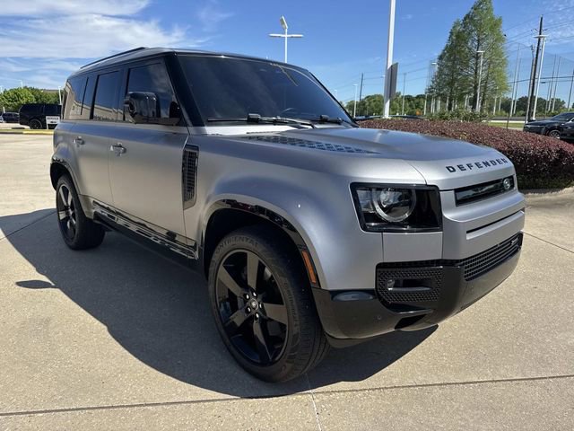 Used 2023 Land Rover Defender 110 X-Dynamic SE image 3