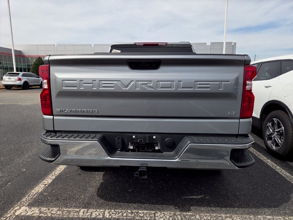 Used 2024 Chevrolet Silverado 1500 LT AWD/4WD image 8
