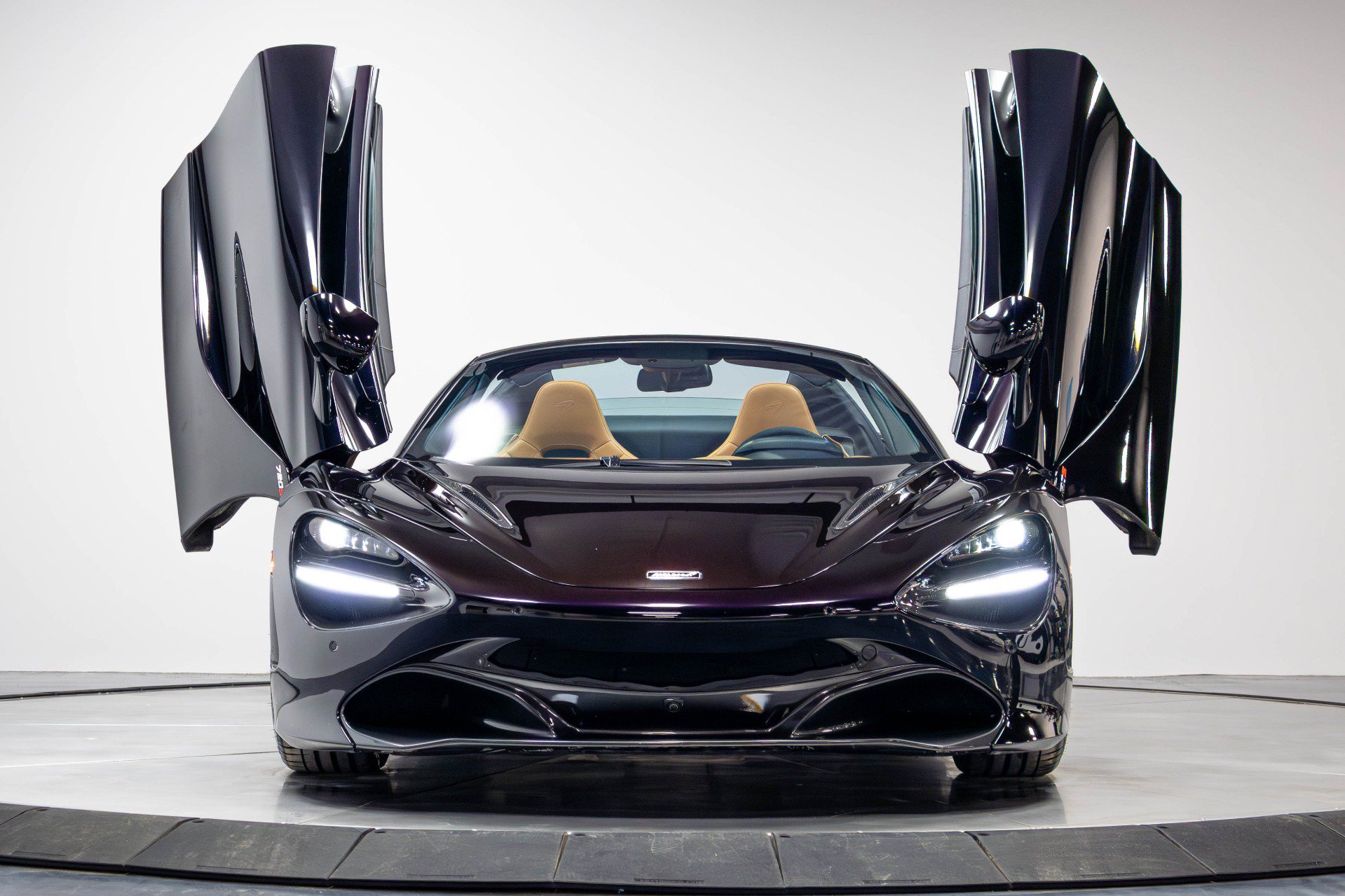 Used 2019 McLaren 720S Luxury RWD image 32