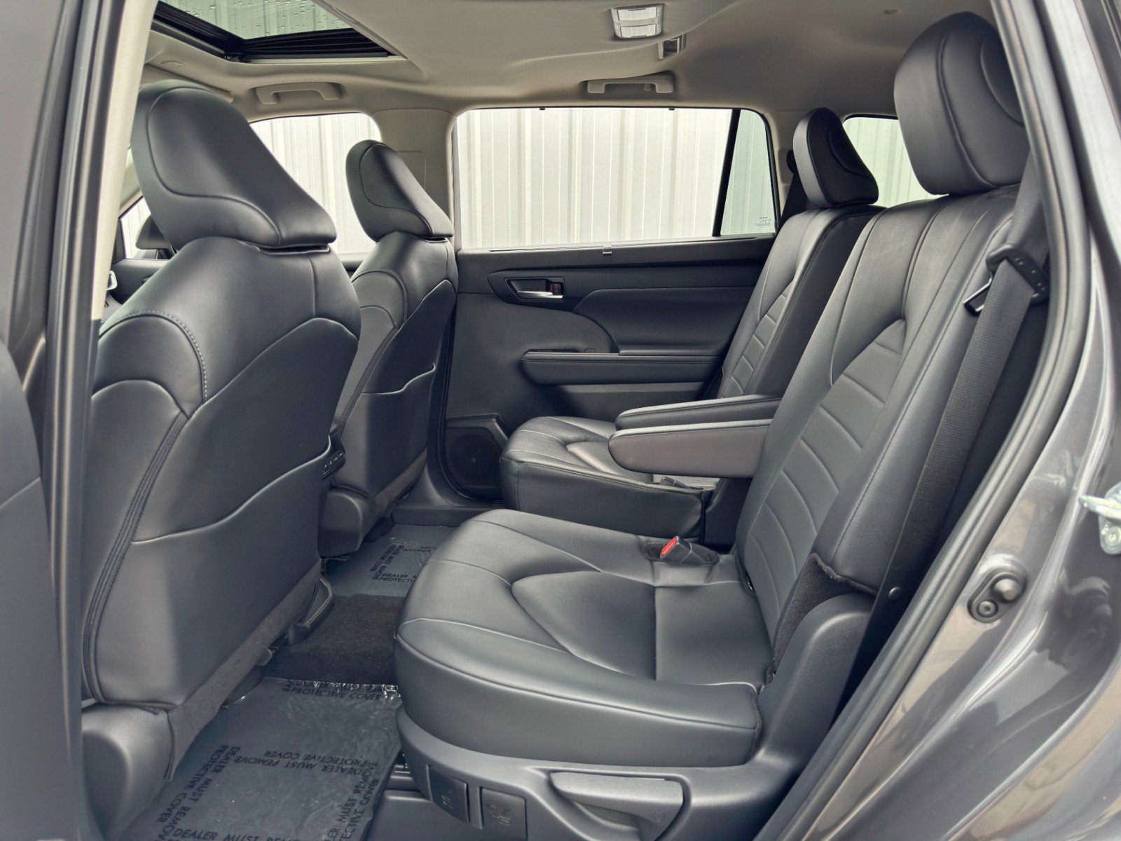 Used 2024 Toyota Highlander XLE image 41