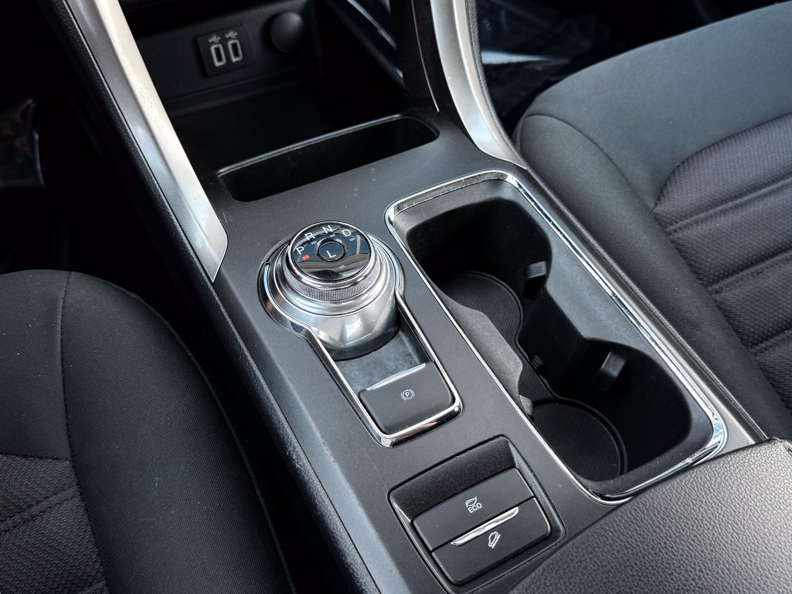 Used 2019 Ford Fusion SE FWD image 33
