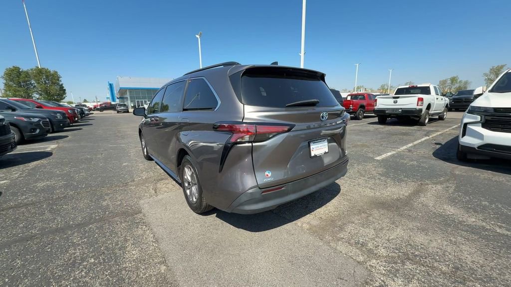 Used 2021 Toyota Sienna LE w/ LE Plus Package AWD/4WD image 6