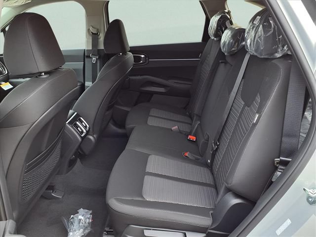 New 2026 Kia Sorento LX FWD image 17