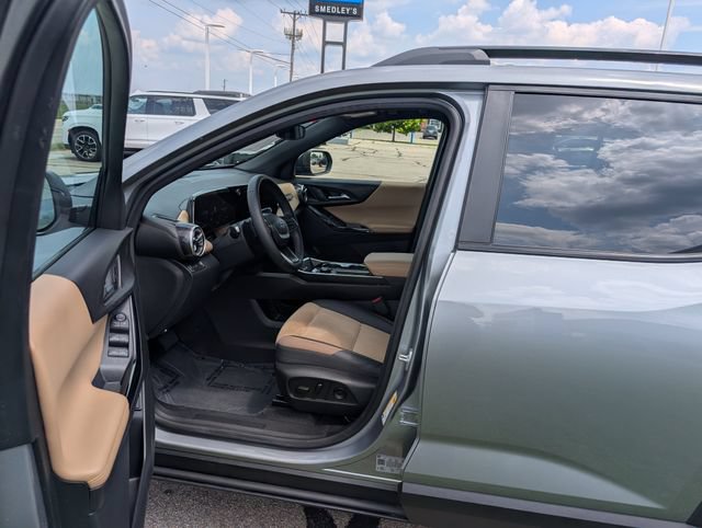 Used 2026 Chevrolet Equinox ACTIV w/ Convenience Package III FWD image 9