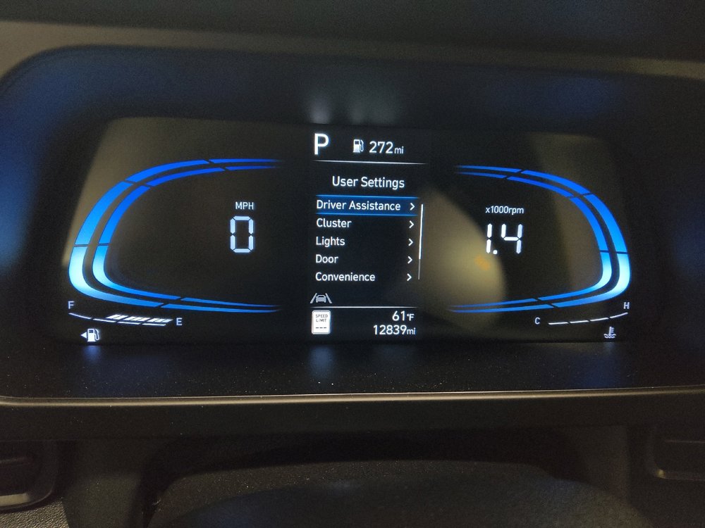 Used 2025 Hyundai Elantra Sport image 23