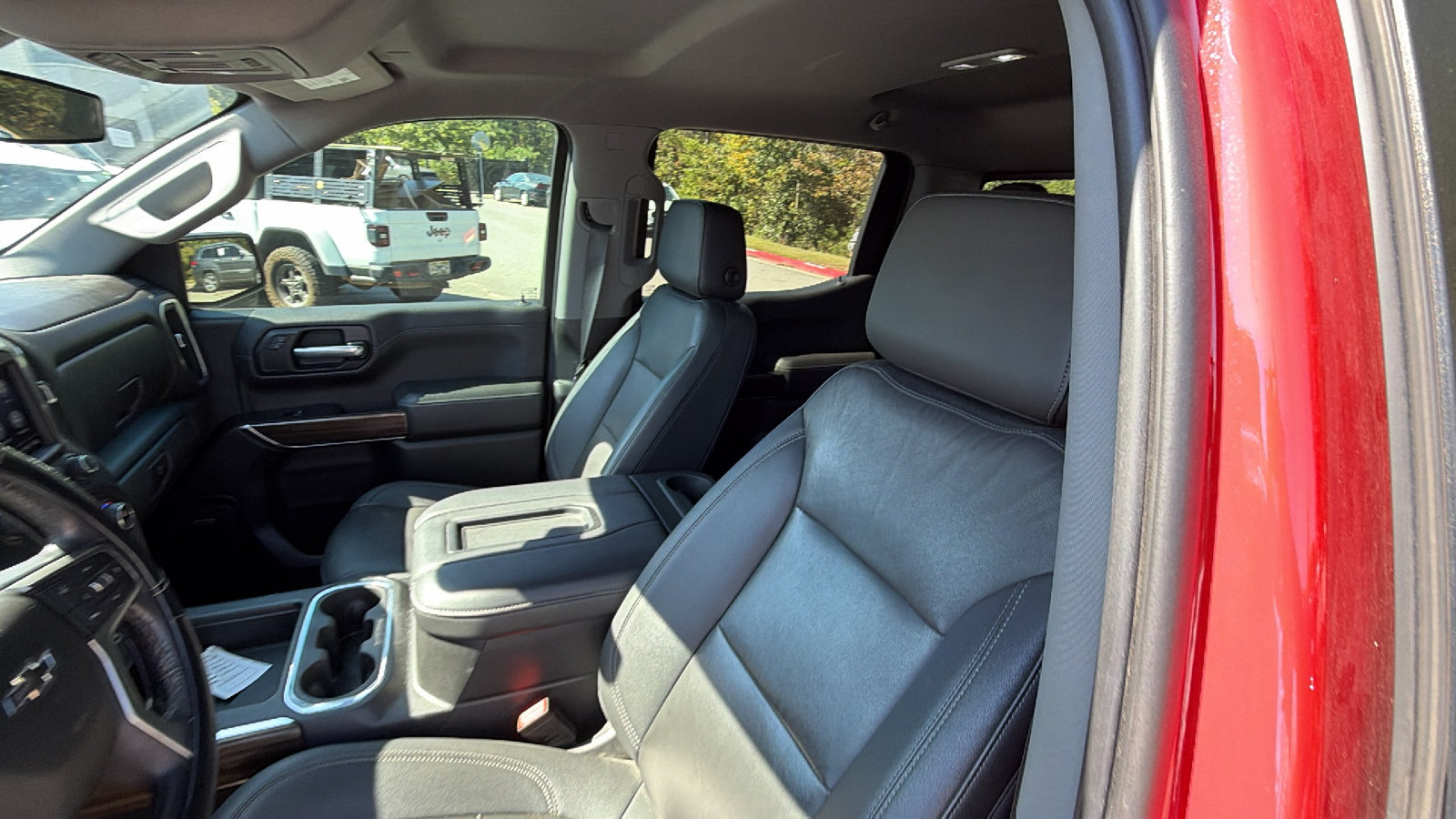 Used 2021 Chevrolet Silverado 1500 LT Trail Boss w/ Convenience Package II AWD/4WD image 17