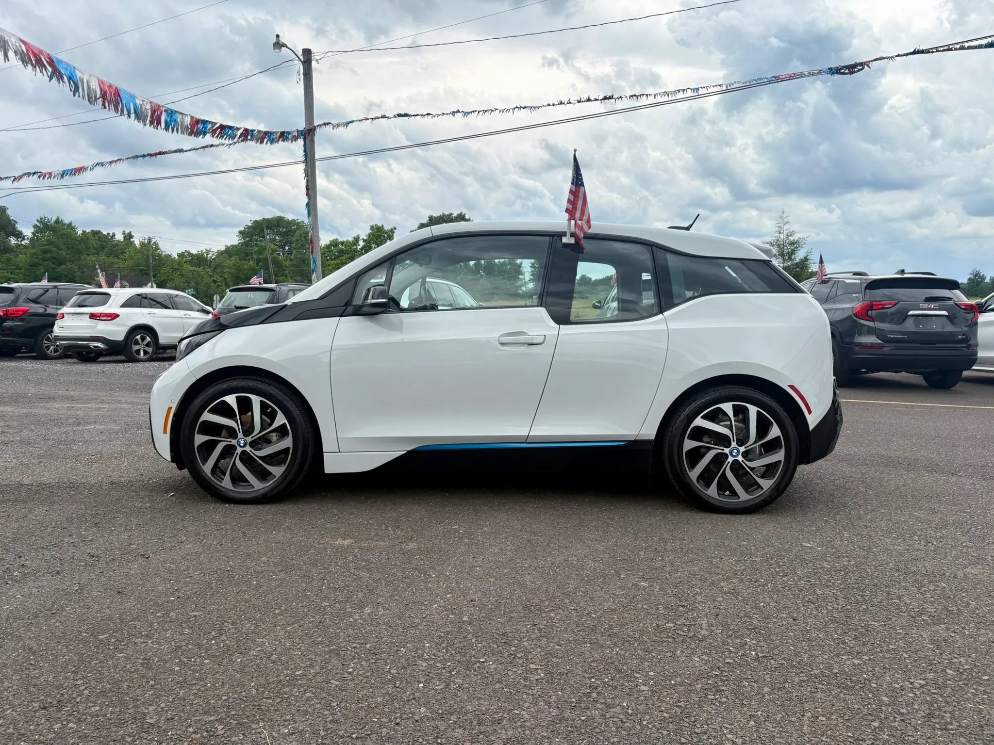 Used 2015 BMW i3 w/ Range Extender RWD image 2