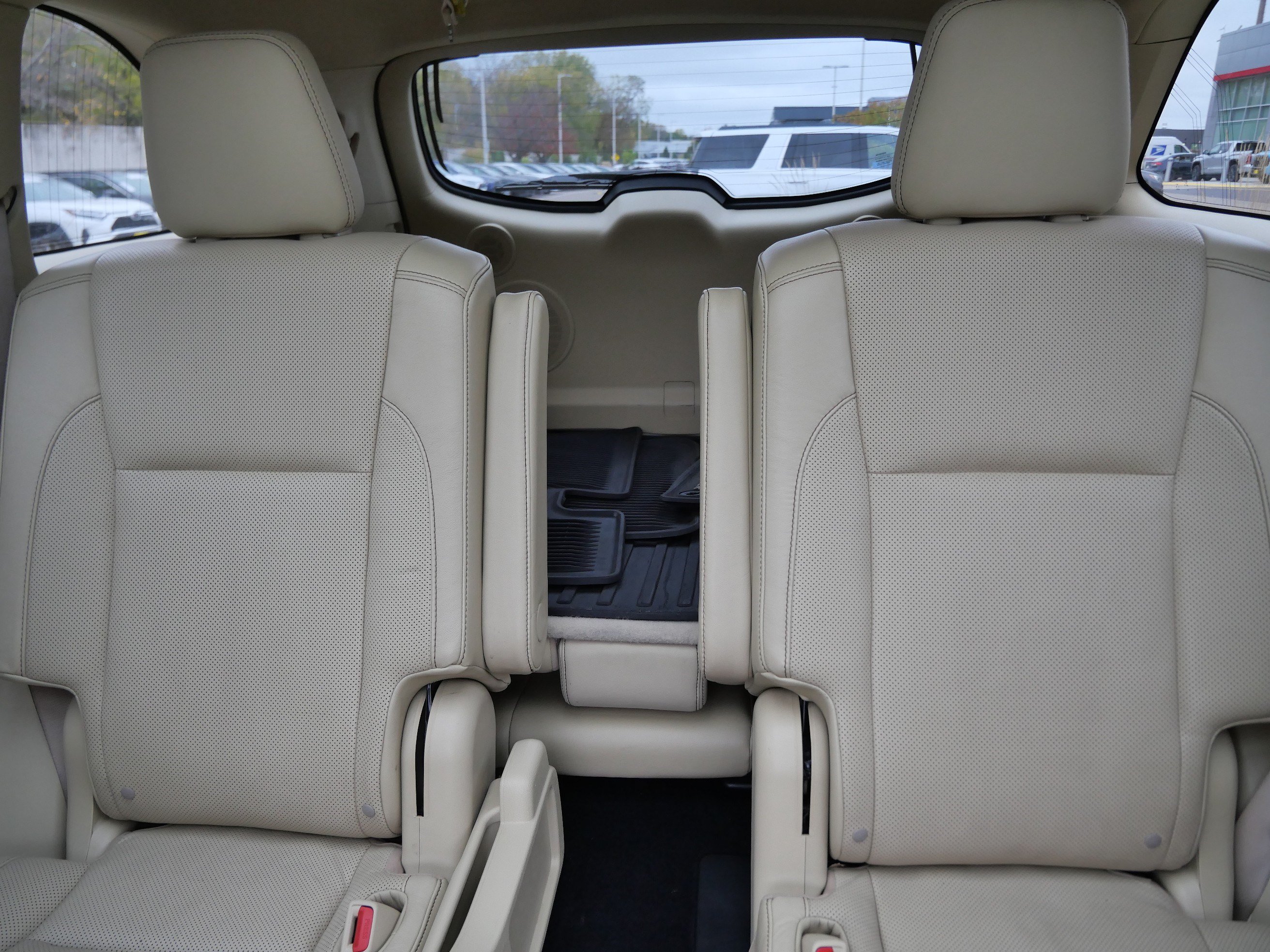 Used 2015 Toyota Highlander Limited Platinum AWD/4WD image 13