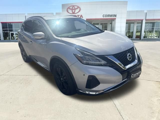 Used 2020 Nissan Murano SV FWD image 2