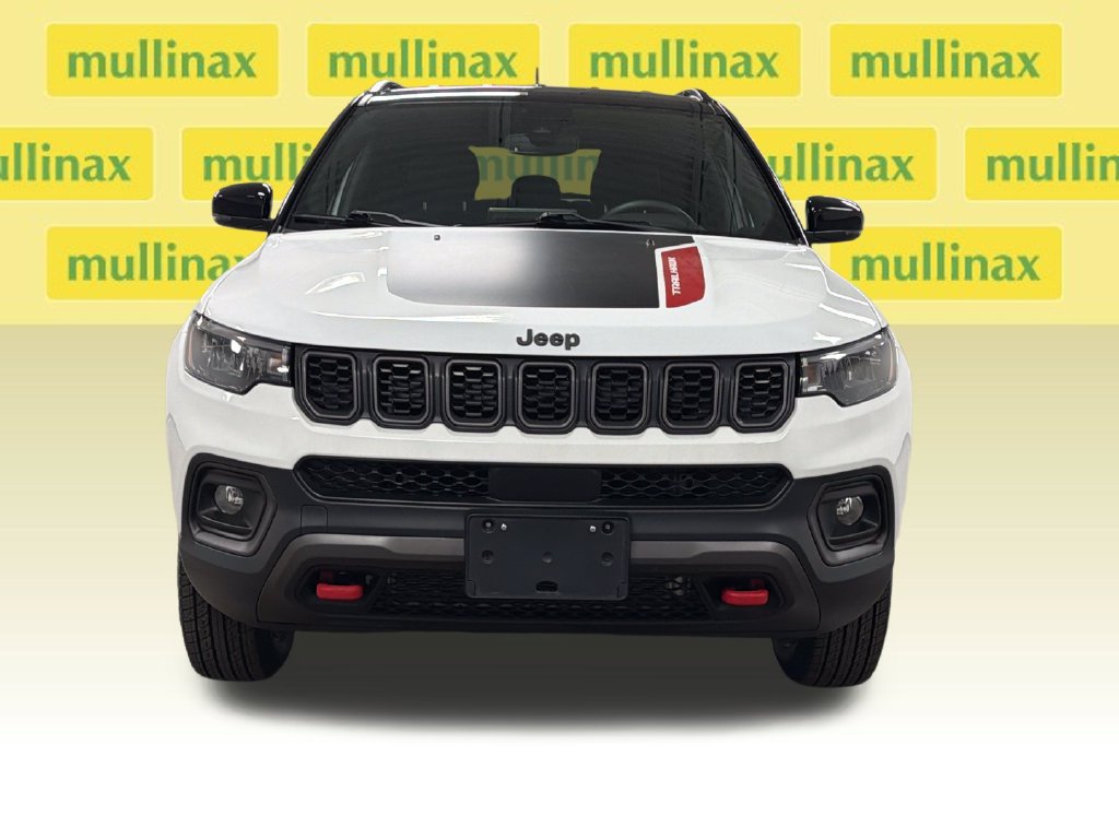 Used 2025 Jeep Compass Trailhawk AWD/4WD image 6