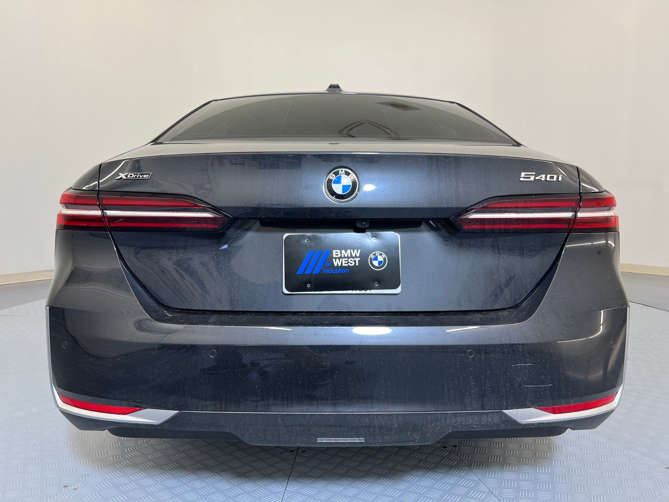 Used 2026 BMW 540i xDrive 540i xDrive image 9