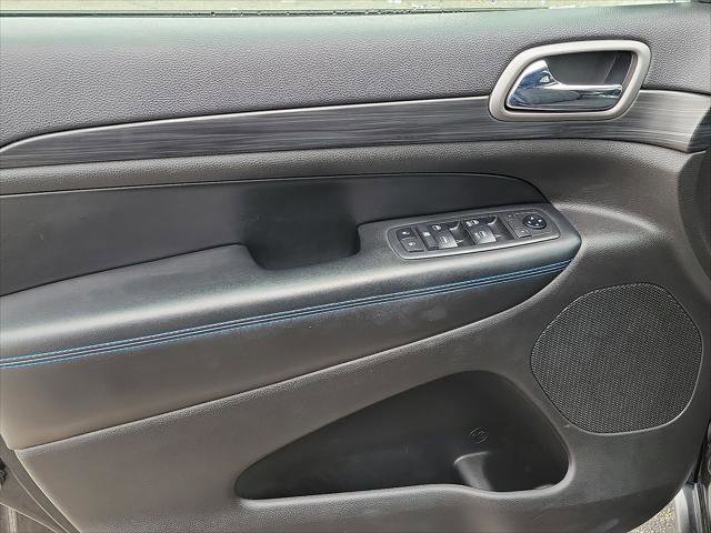 Used 2019 Jeep Grand Cherokee Laredo AWD/4WD image 10