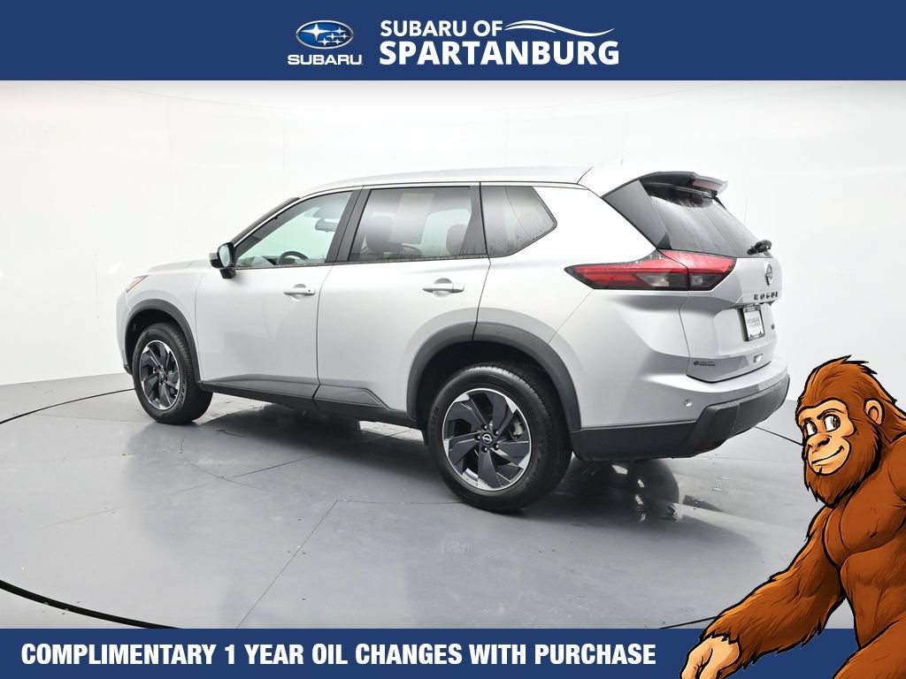 Used 2024 Nissan Rogue SV FWD image 6
