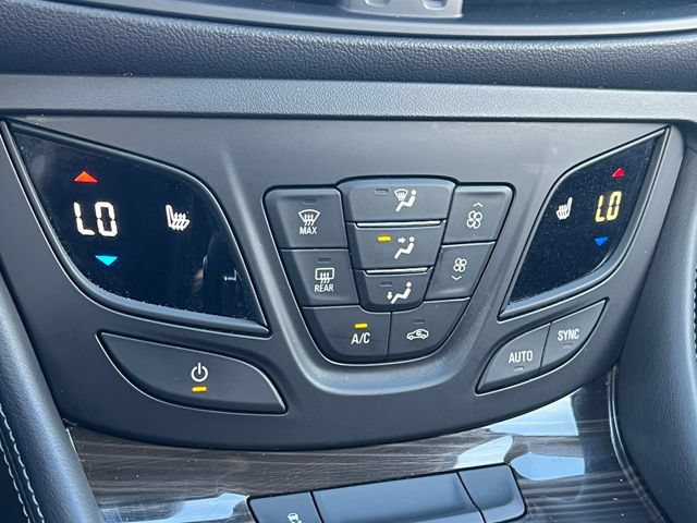 Used 2020 Buick Envision Essence AWD/4WD image 26