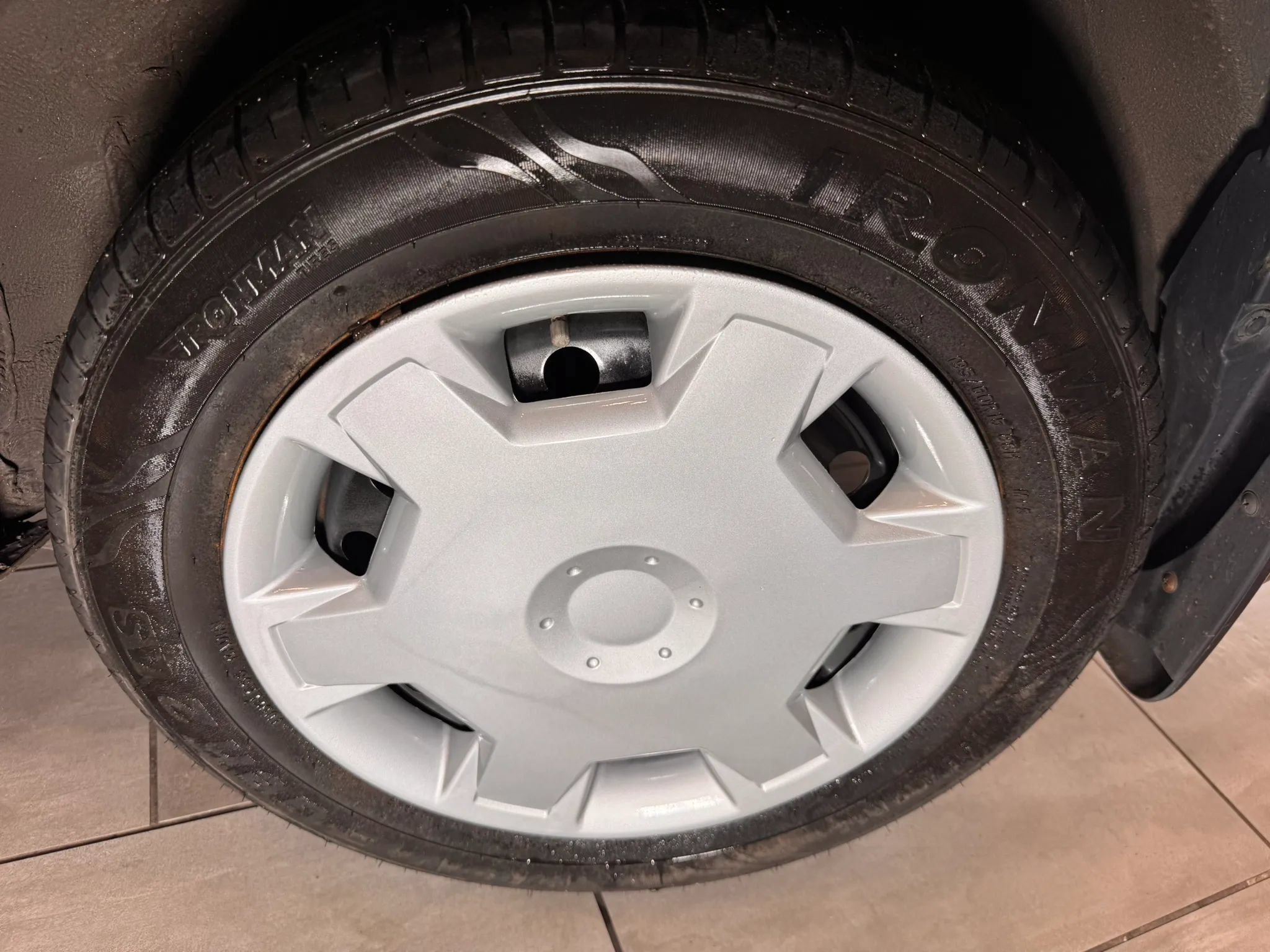Used 2012 Nissan Cube 1.8 S w/ Interior Designer Pkg FWD image 19