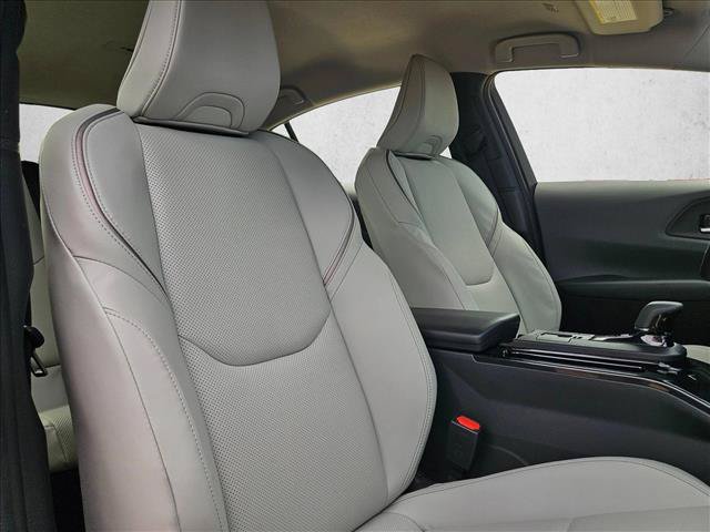 Used 2024 Toyota Prius XLE FWD image 19